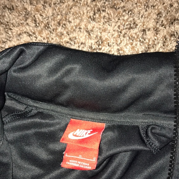 Nike Air Sweatshirt w/ hood (can tuck in) - Picture 4 of 6